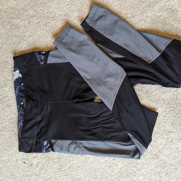 ATHLETA XS Women’s Black and Gray Leggings - Picture 7 of 7